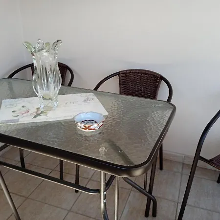 Apartment Kikas 1 *
